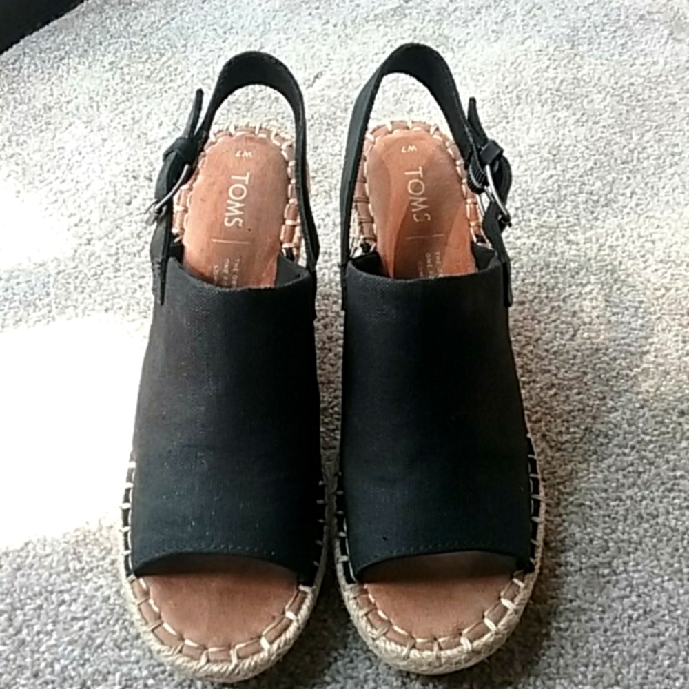 Toms